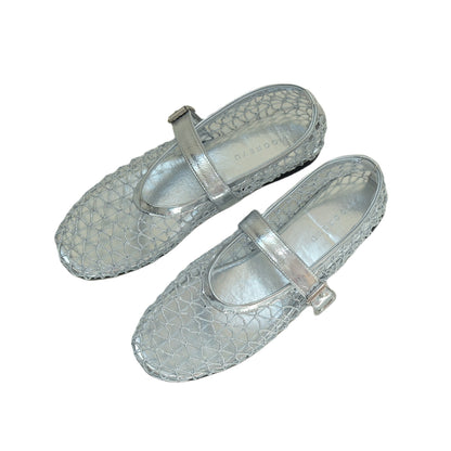 Mooreyu hollowed out sandals for women's spring/summer 2025 new style fishing net mesh woven round head breathable flat sandals