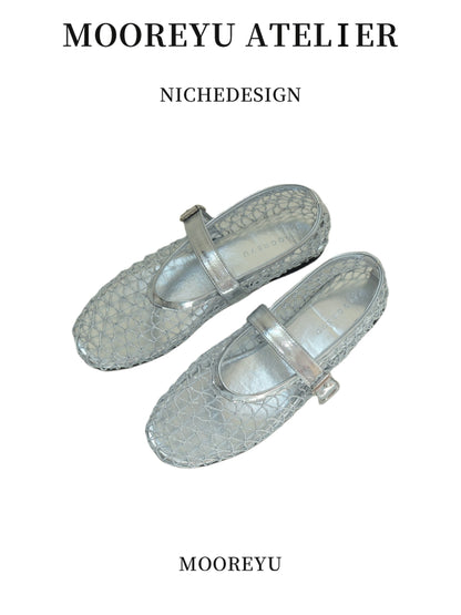 Mooreyu hollowed out sandals for women's spring/summer 2025 new style fishing net mesh woven round head breathable flat sandals