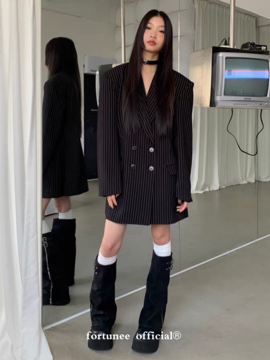 Thick soled boots for women, 2024 autumn and winter new item, knee length boots, short pants boots, women's sponge soled knight boots